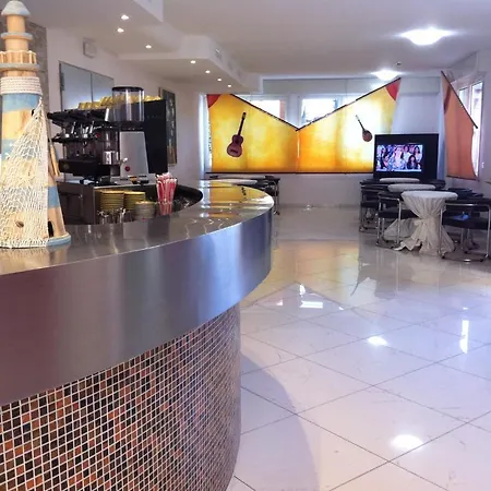 Riposo Hotel 3*